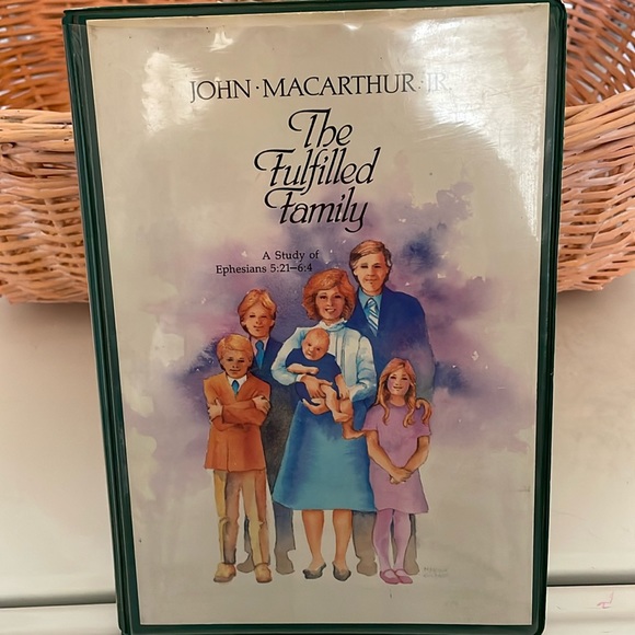 John-MACarthur-Jr The Fulfilled Family 8 Cassette Tapes - Picture 1 of 5